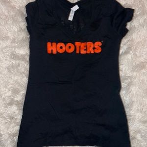 Hooters manager top